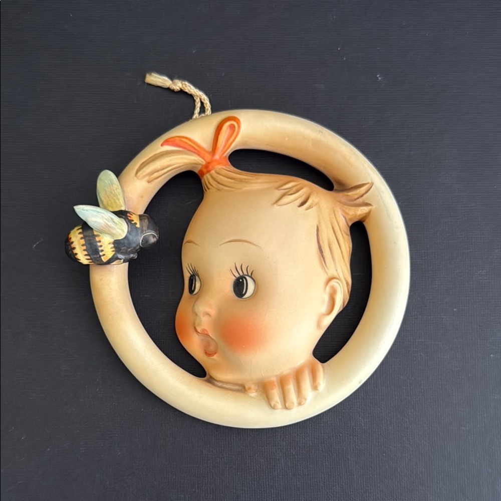 Hummel 30/0 B Boy with Bee Ba-Bee Ring TMK-3 Germany Wall Plaque